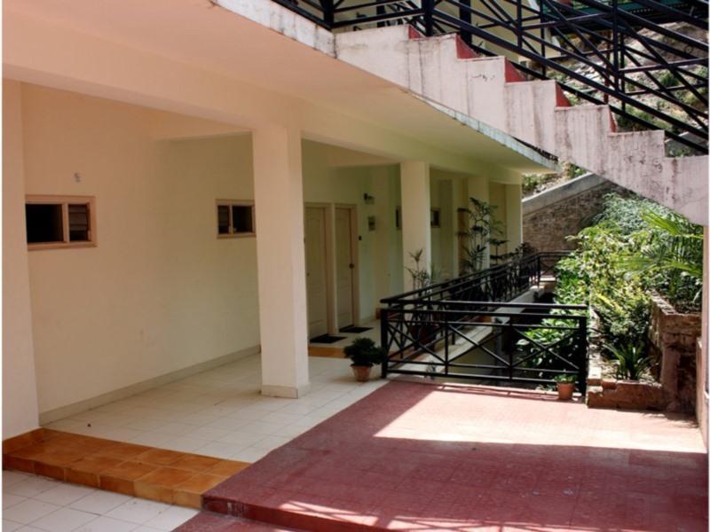Maple Resort Chail Esterno foto