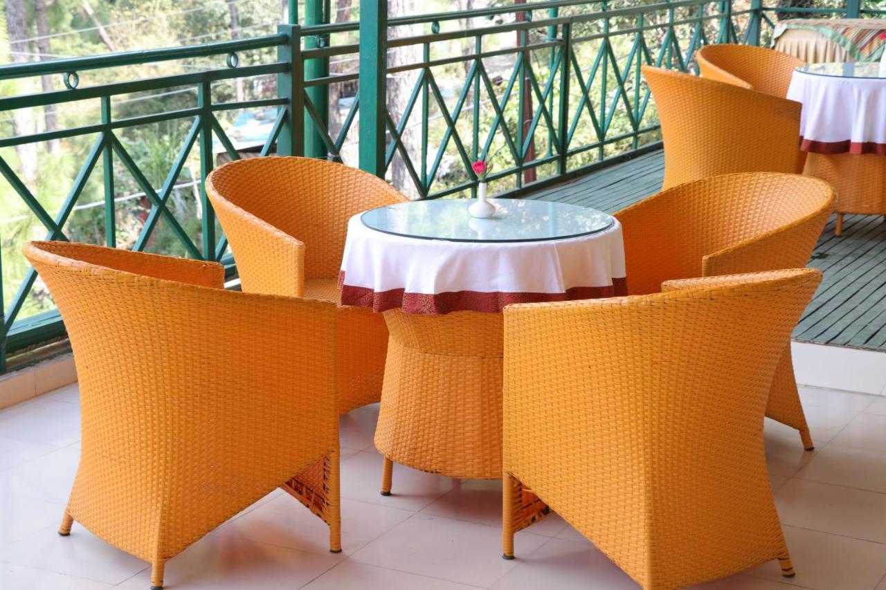 Maple Resort Chail Esterno foto