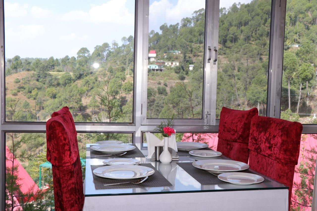 Maple Resort Chail Esterno foto